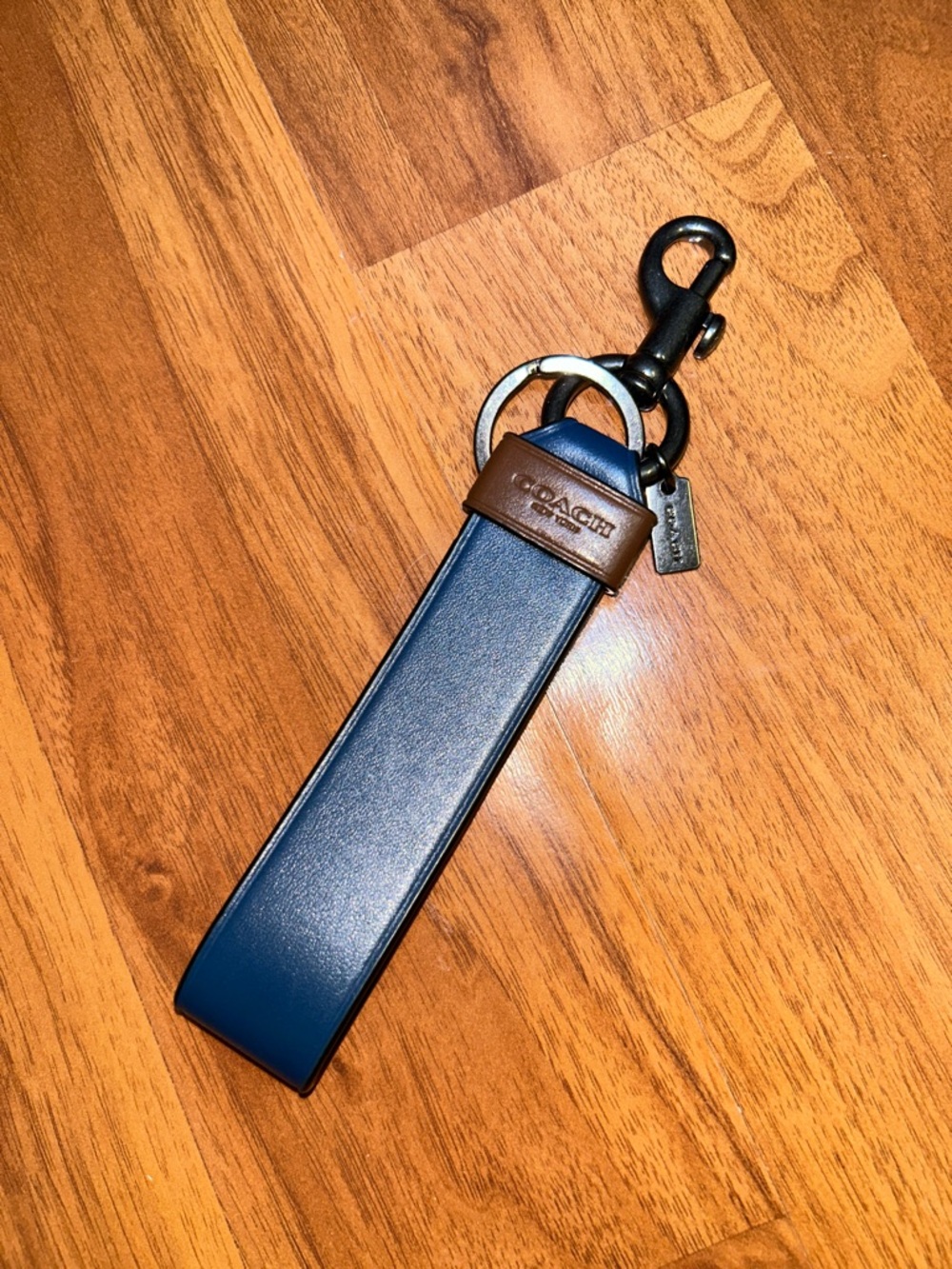 NWOT Coach Leather Loop Keychain Bag Charm - Picture 2 of 10